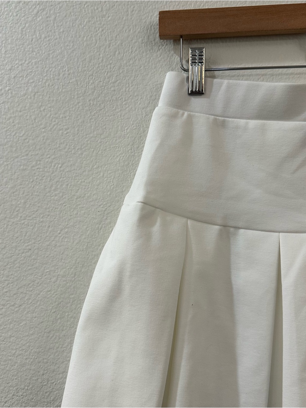 Princess Polly / Lioness Rescue Me Pleat Mini Skirt White Size M - Picture 4 of 7